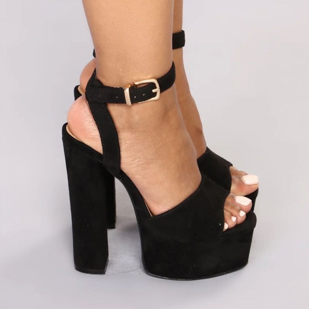Fashion Nova Elegant Black Platform Sandals